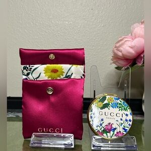 Gucci Vibrant Fuchsia-Pink Floral Face Mirror with Pouch